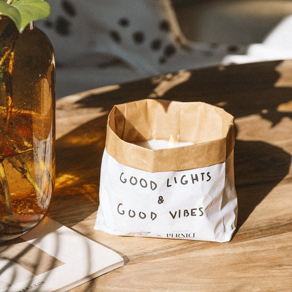 PENSIERI STROPICCIATI: GOOD LIGHTS & GOOD VIBES - VANILLA & MILK